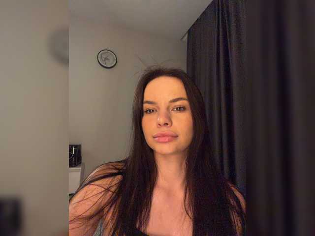Klubnika13 live cam on BongaCams