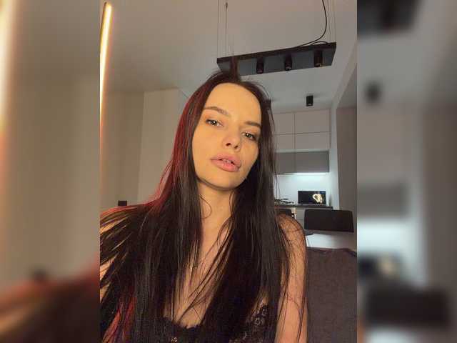 Klubnika13 live cam on BongaCams