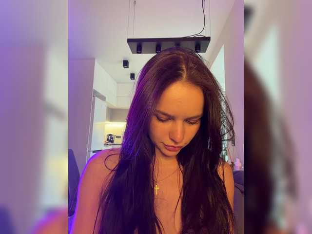 Klubnika13 live cam on BongaCams