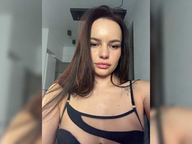 Klubnika13 live cam on BongaCams