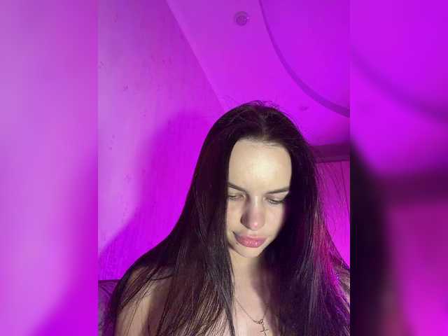 Klubnika13 live cam