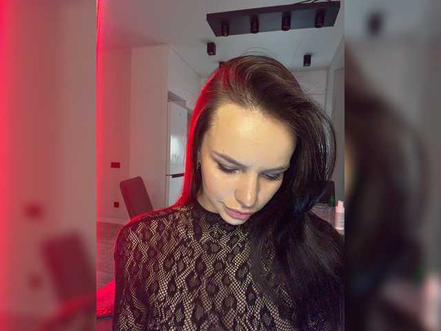 Klubnika13 live cam on BongaCams