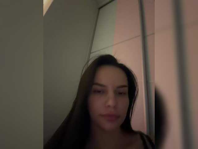 Klubnika13 live cam on BongaCams