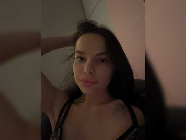 Klubnika13 live cam on BongaCams