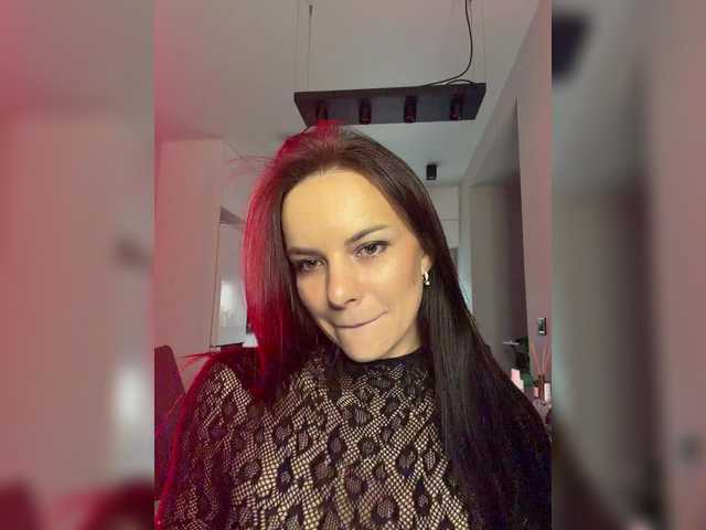 Klubnika13 live cam on BongaCams