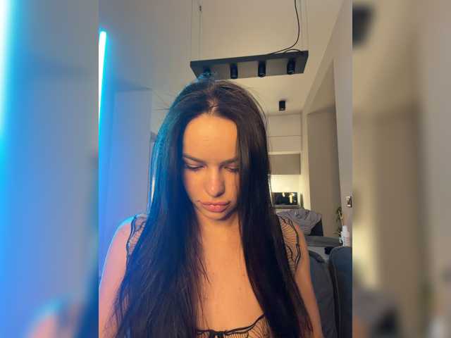 Klubnika13 live cam on BongaCams