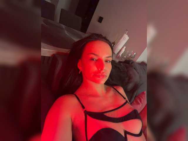 Klubnika13 live cam on BongaCams