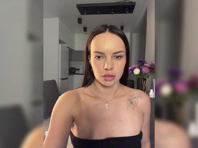 Klubnika13 live cam preview