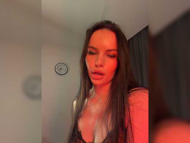 Klubnika13 live cam on BongaCams