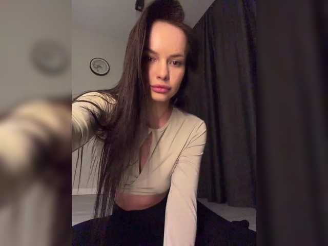 Klubnika13 live cam on BongaCams