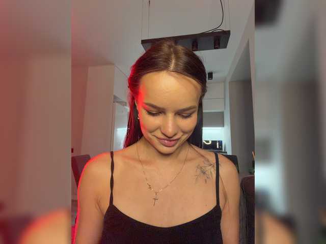 Klubnika13 live cam on BongaCams