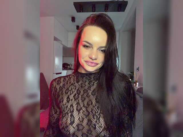 Klubnika13 live cam on BongaCams