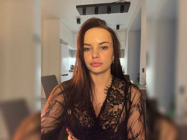 Klubnika13 live cam on BongaCams