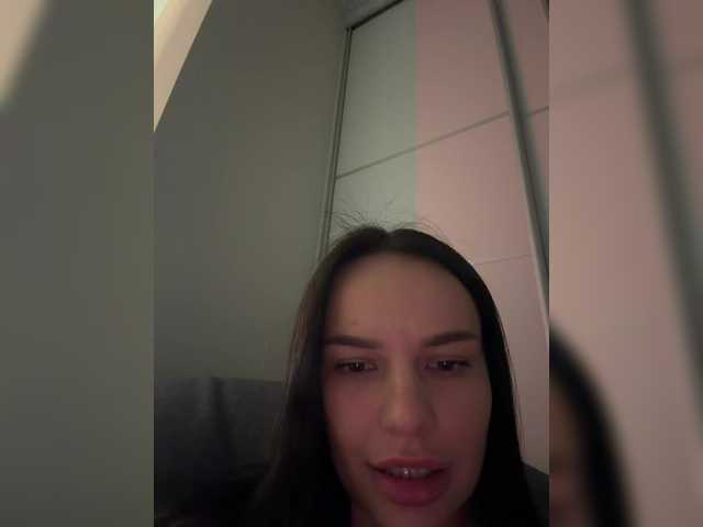 Klubnika13 live cam on BongaCams