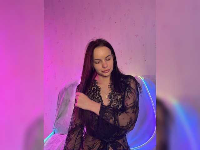 Klubnika13 live cam on BongaCams