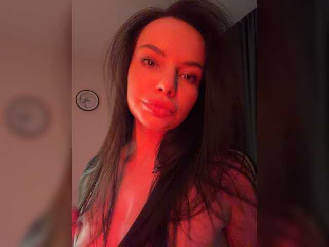 Klubnika13 live cam on BongaCams