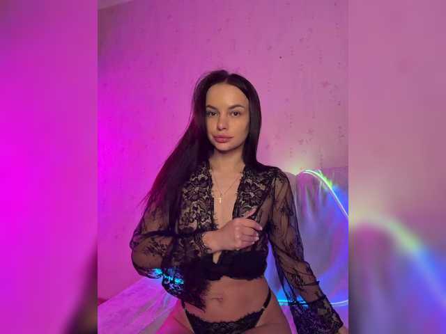 Klubnika13 live cam on BongaCams