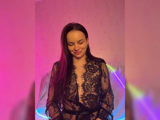Klubnika13 live cam on BongaCams