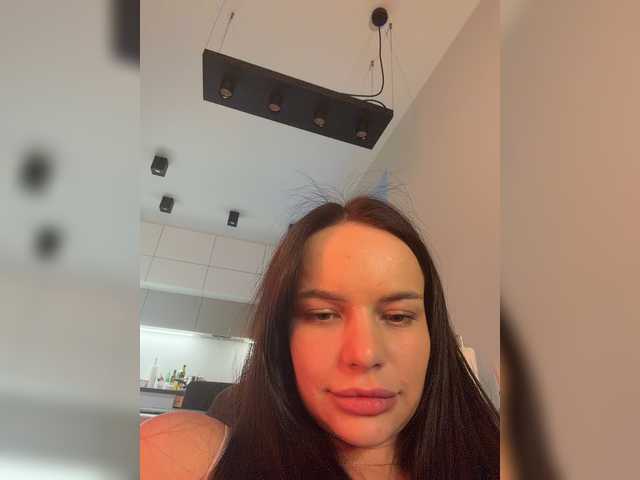 Klubnika13 live cam on BongaCams