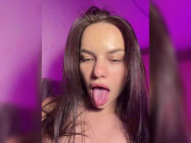 Klubnika13 live cam