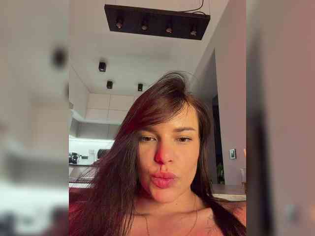 Klubnika13's webcam live show