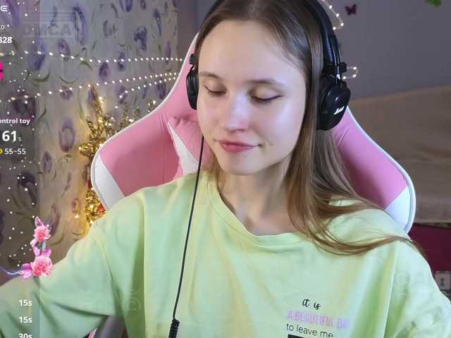 Armura's BongaCams show and profile