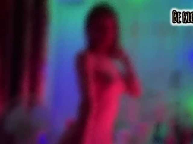 Armura's BongaCams show and profile