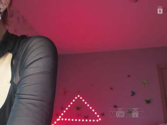 Armura, live now on BongaCams