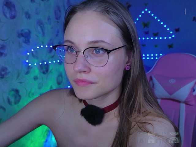 Armura live webcam show