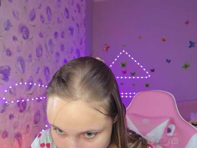 Armura live webcam show