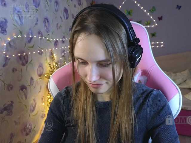 Armura's BongaCams show and profile