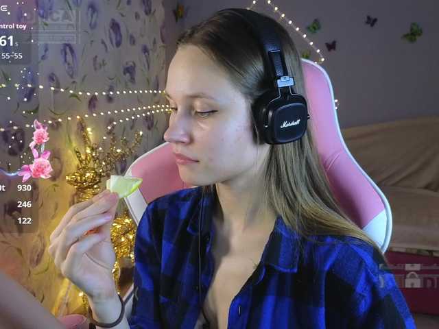 Armura's BongaCams show and profile