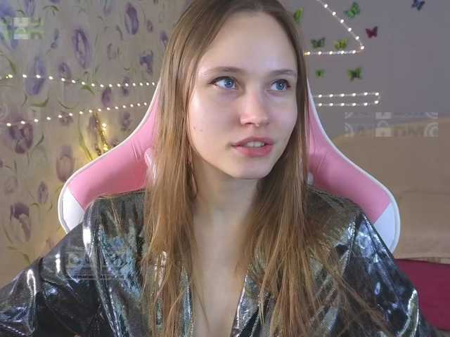 Armura's BongaCams show and profile