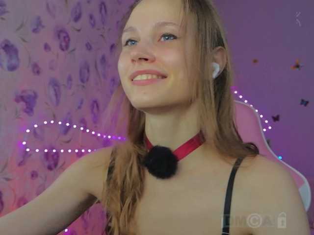 Armura live webcam show