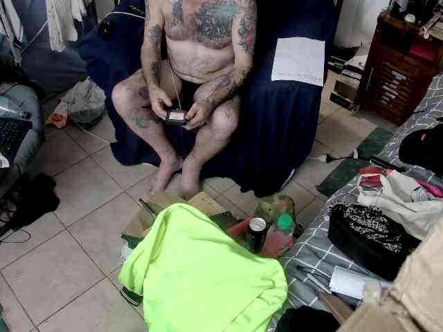 uncle2dogz Live Webcam on BongaCams