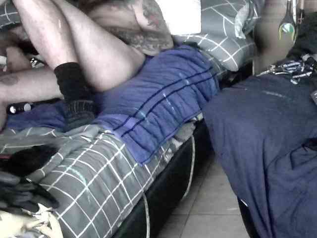 uncle2dogz Live Webcam on BongaCams