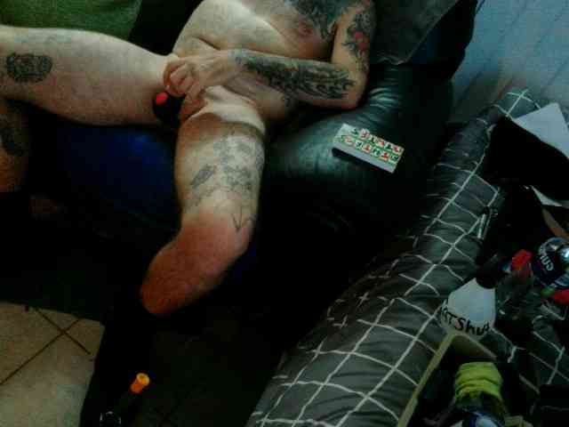 uncle2dogz Live Webcam on BongaCams