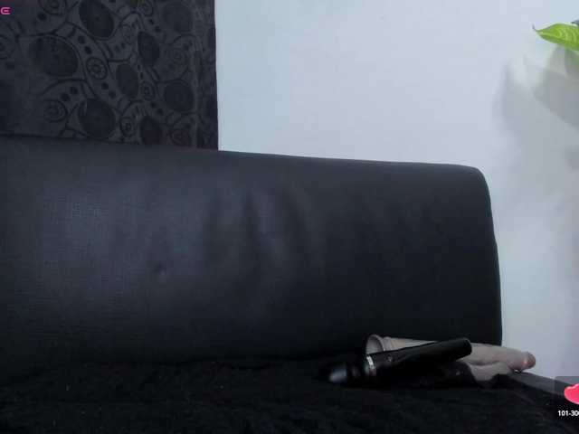jenny-arango live cam on BongaCams
