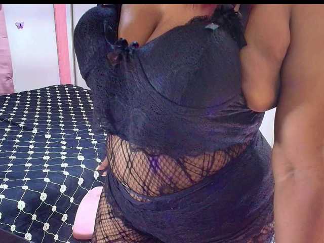 kimberlybellu live cam on BongaCams