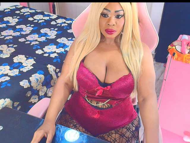 kimberlybellu live cam on BongaCams
