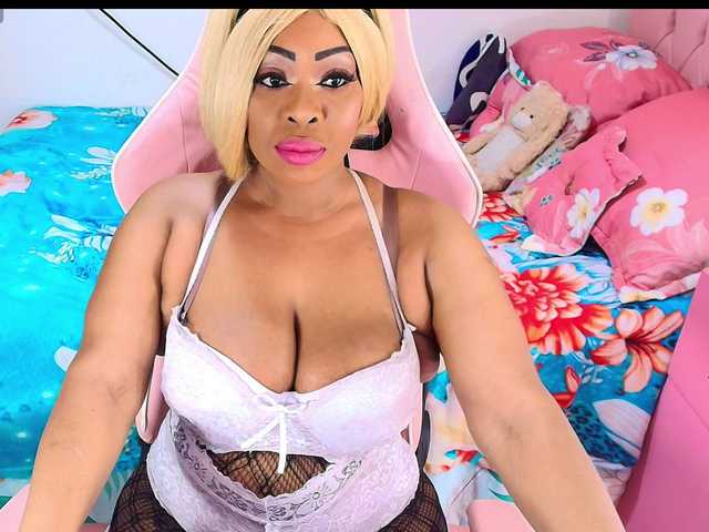 kimberlybellu live cam on BongaCams