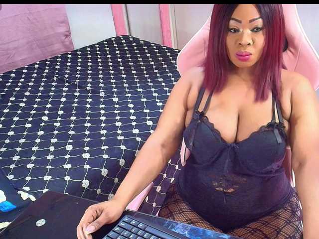 kimberlybellu live cam on BongaCams