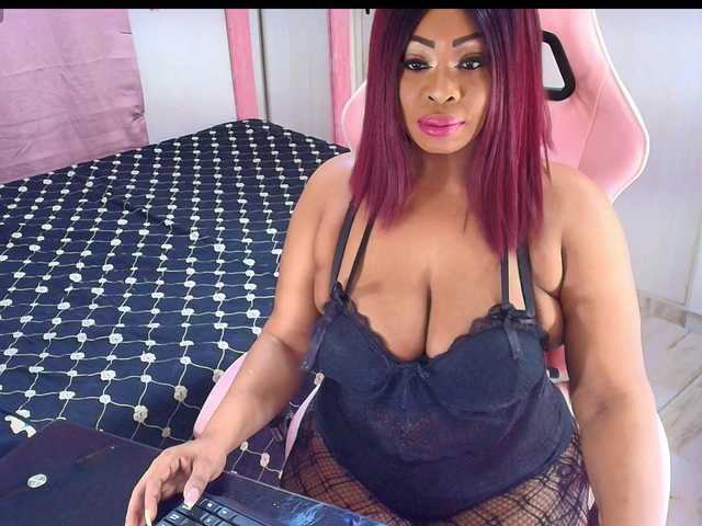 kimberlybellu live cam on BongaCams