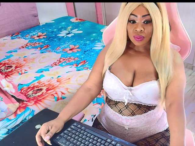 kimberlybellu live cam on UnifiedCams