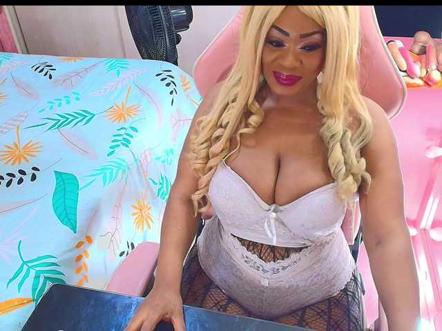 kimberlybellu live cam on BongaCams