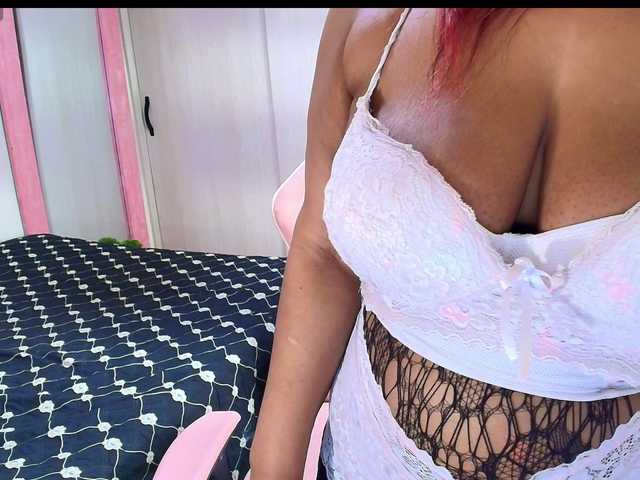 kimberlybellu live webcam show