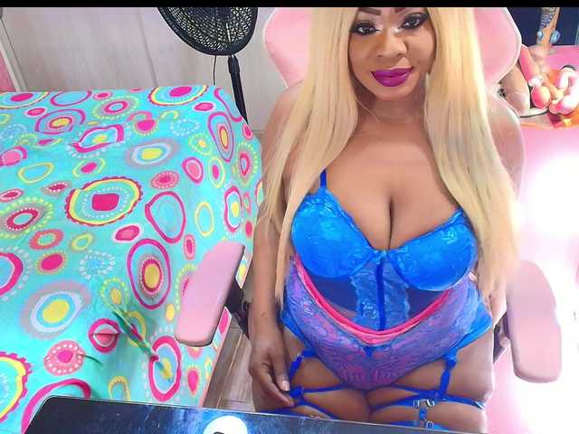 kimberlybellu live cam on BongaCams