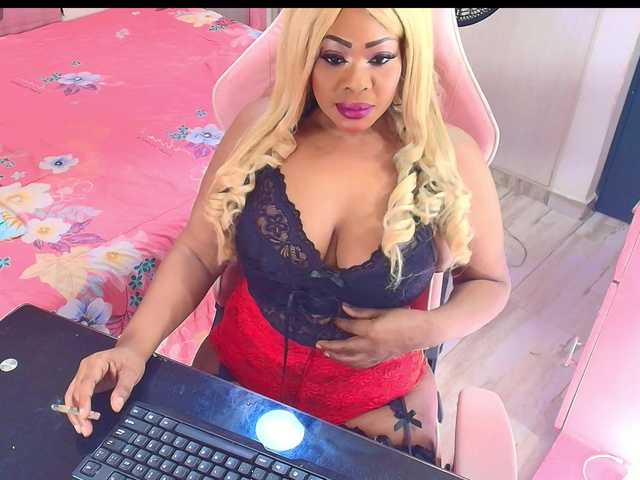 kimberlybellu live cam on BongaCams