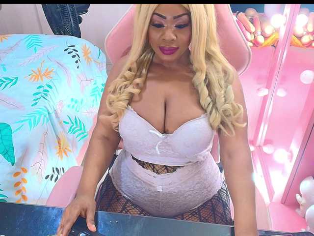 kimberlybellu live cam on BongaCams