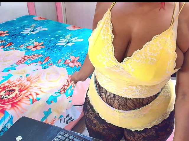 kimberlybellu live cam on BongaCams